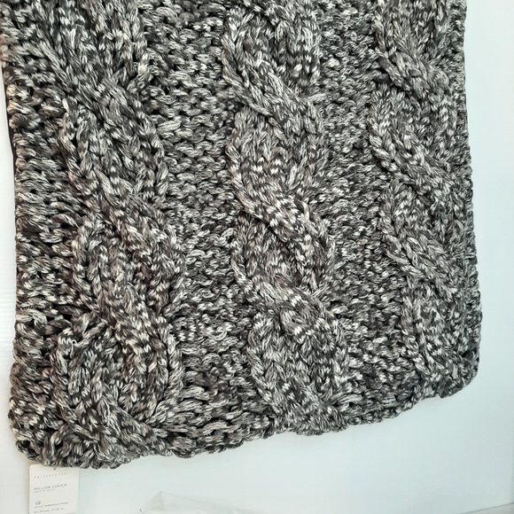 Pottery Barn Colossal Handknit Pillow Cover (1 pillow cover) Heather Gray - Picture 6 of 14
